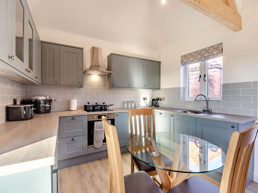 Kitchen/diner | The Piggery - Little Corkhill Farm Holidays, Newark