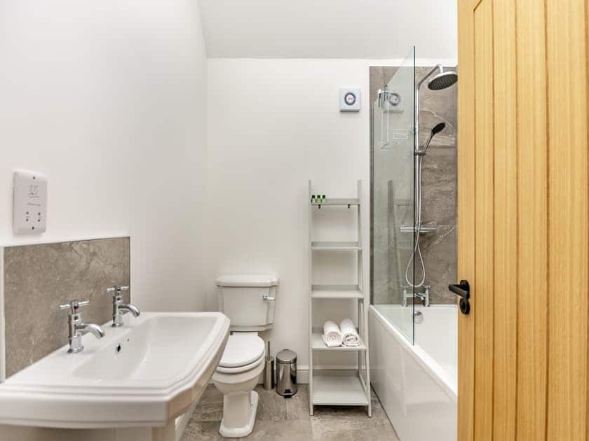 Shower room | The Piggery - Little Corkhill Farm Holidays, Newark