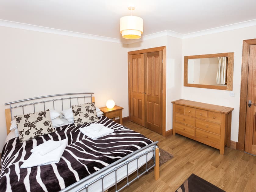 Double bedroom | Appletree Cottage - Williamscraig Holiday Cottages, Linlithgow