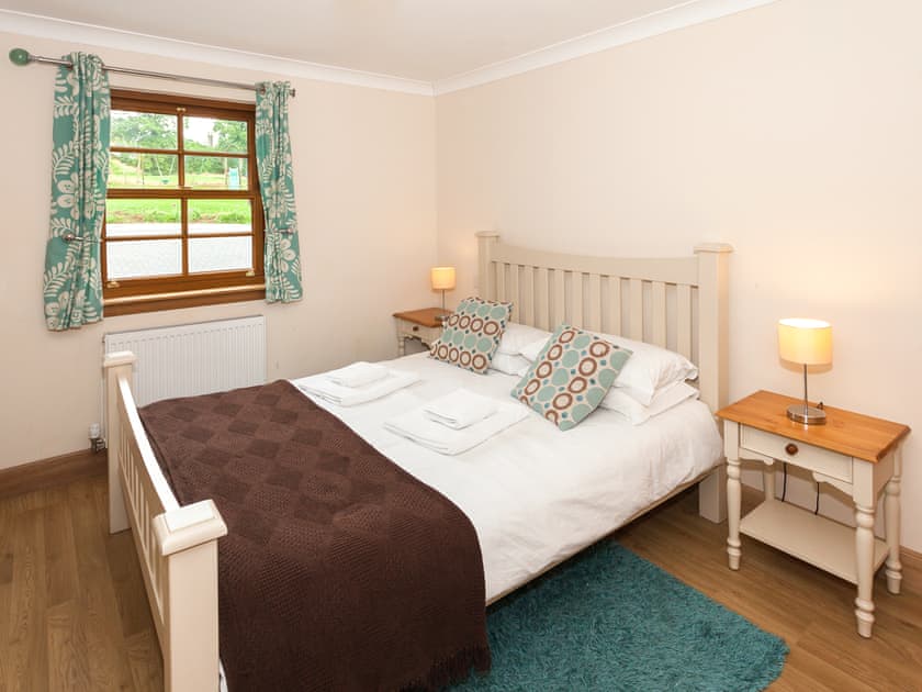Double bedroom | Appletree Cottage - Williamscraig Holiday Cottages, Linlithgow