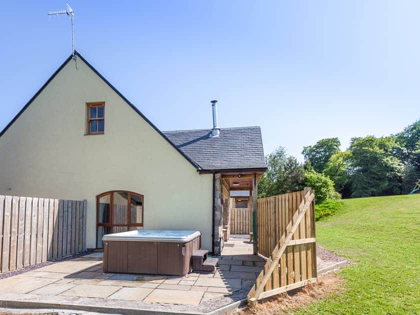 Patio | Beech Cottage - Williamscraig Holiday Cottages, Linlithgow