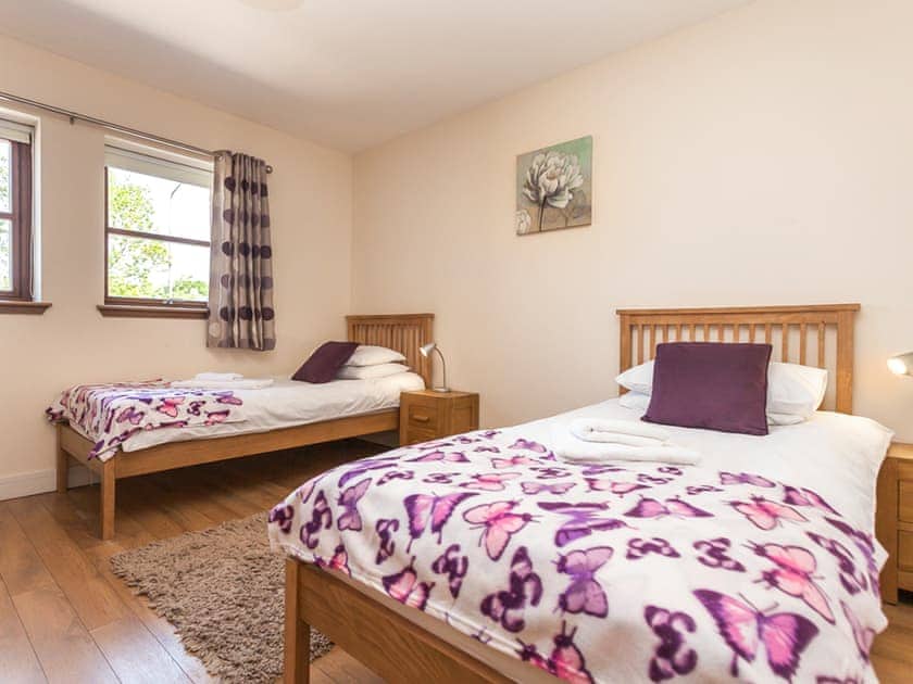 Twin bedroom | Beech Cottage - Williamscraig Holiday Cottages, Linlithgow