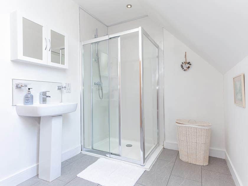 Shower room | One Eden Cottage - Williamscraig Holiday Cottages, Linlithgow