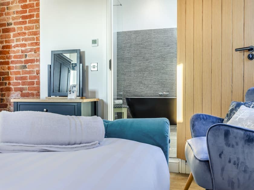 Double bedroom | The Cowshed - Little Corkhill Farm Holidays, Newark