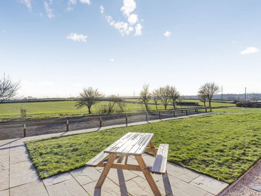 Patio | The Cowshed - Little Corkhill Farm Holidays, Newark