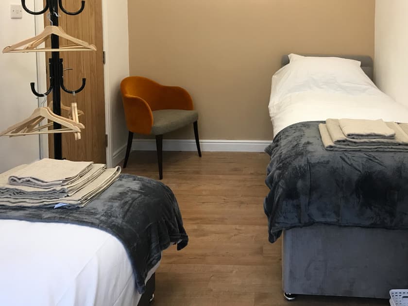 Twin bedroom | Hillcrest, Bolsover, near Chesterfield