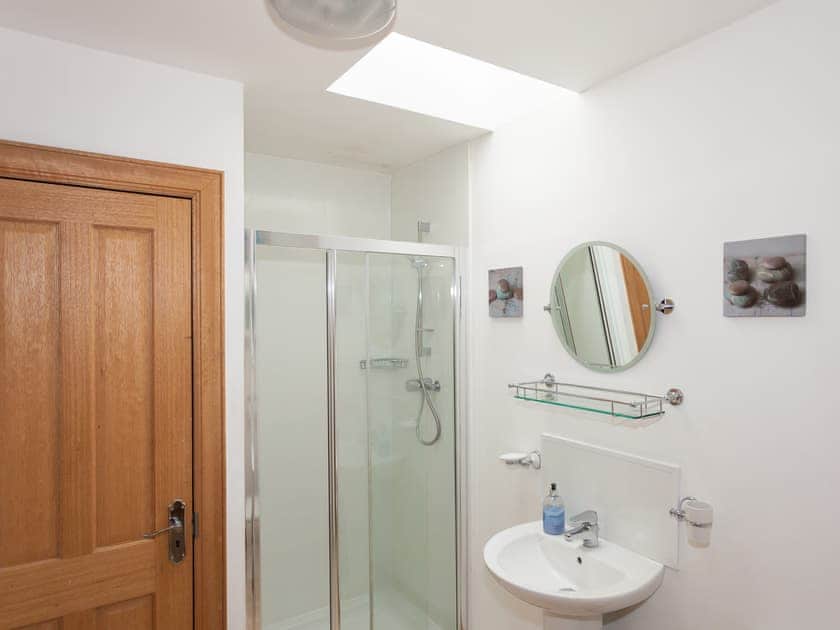 Shower room | Rose Cottage - Williamscraig Holiday Cottages, Linlithgow