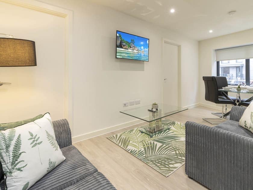 Living area | 11LH - OPP Apartments , Exeter