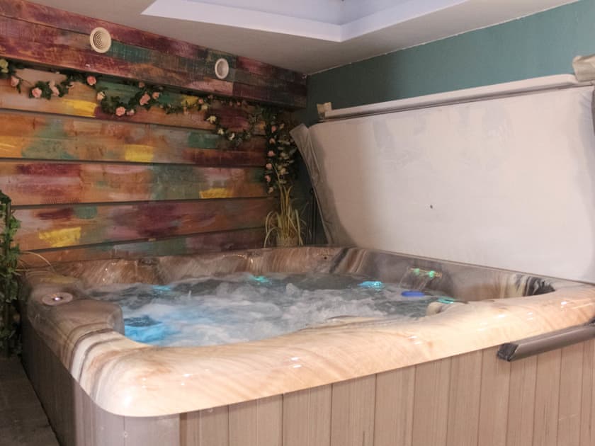 Spa area | Hillcrest, Bolsover, near Chesterfield