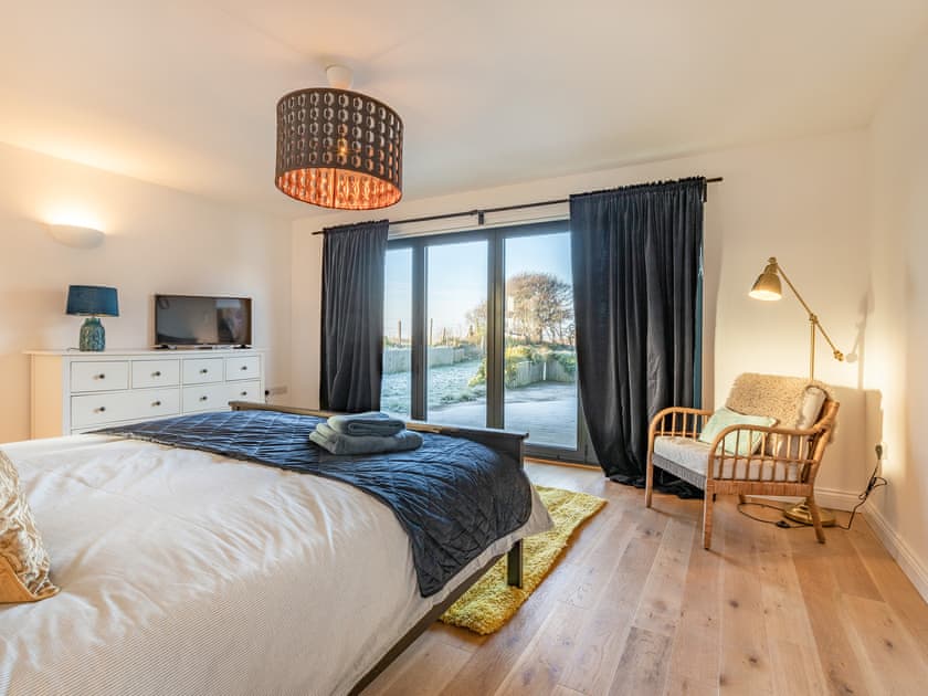 Master bedroom | Marram Dune Beach House, Brean