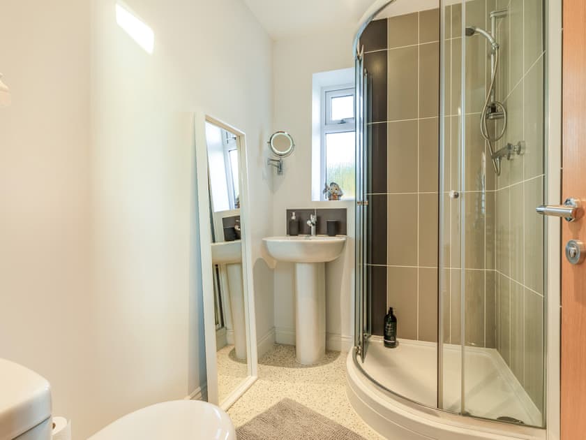 En-suite | Marram Dune Beach House, Brean