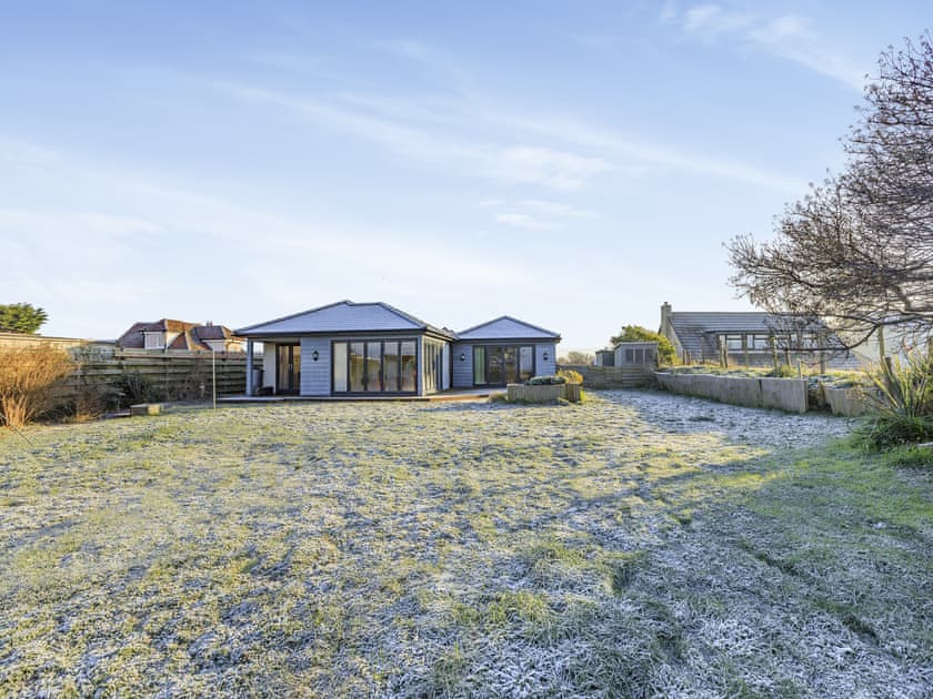 Garden and grounds | Marram Dune Beach House, Brean