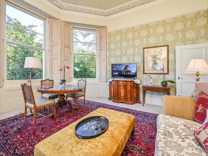 Living room/dining room | Apartment 3 - Muntham Holiday Apartments, Torquay