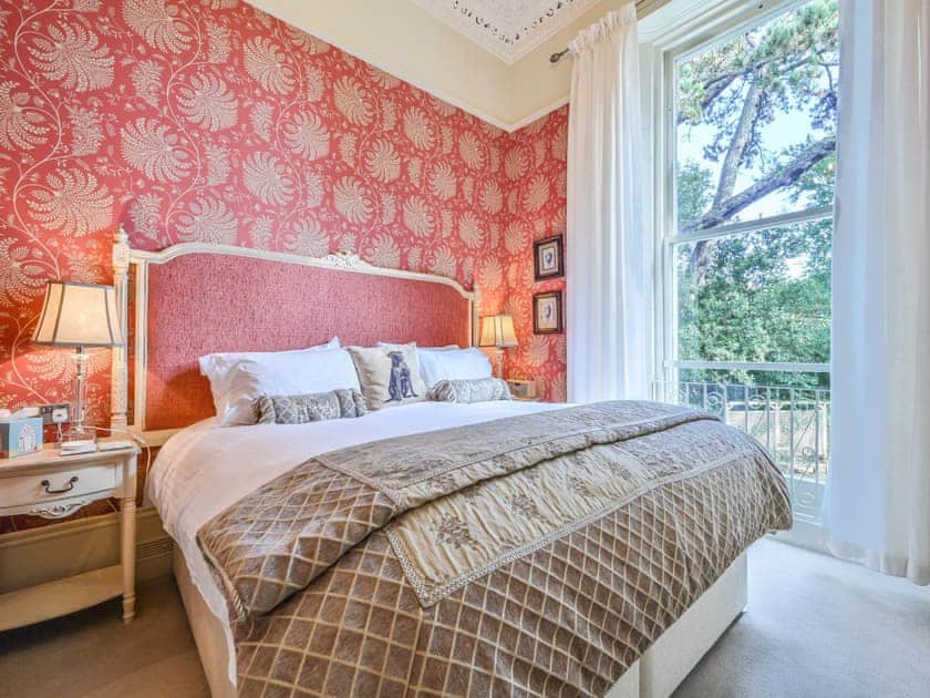 Double bedroom | Apartment 3 - Muntham Holiday Apartments, Torquay