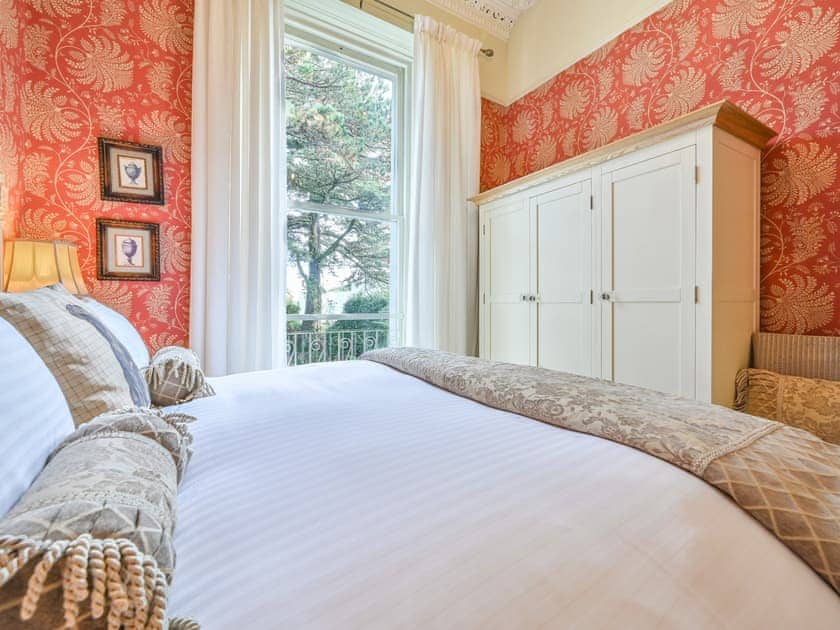 Double bedroom | Apartment 3 - Muntham Holiday Apartments, Torquay