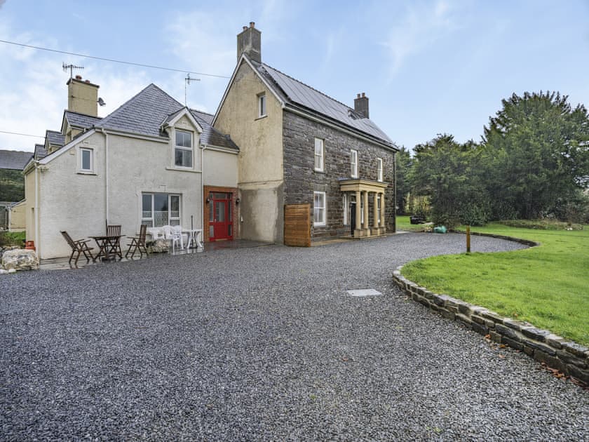 Driveway | Brynog Mansion Apartment, Lampeter