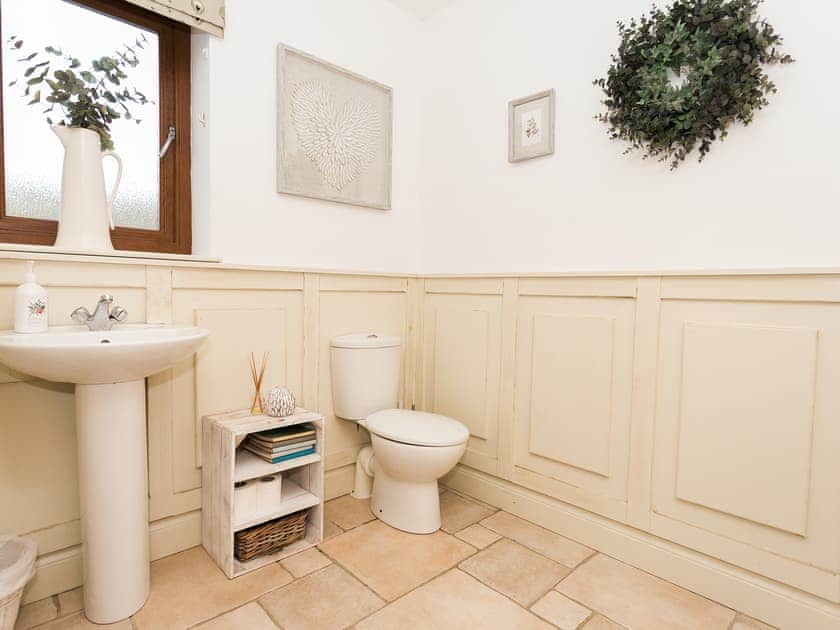Ground floor toilet | Laggan Behind - Laggan, Gatehouse of Fleet