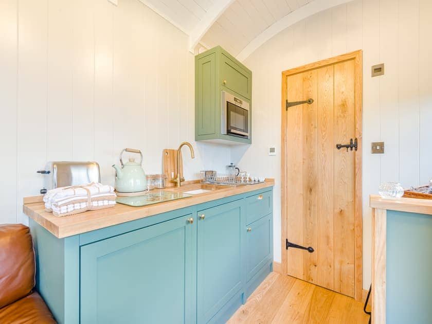 Kitchen | Sugarloaf Hut, Usk