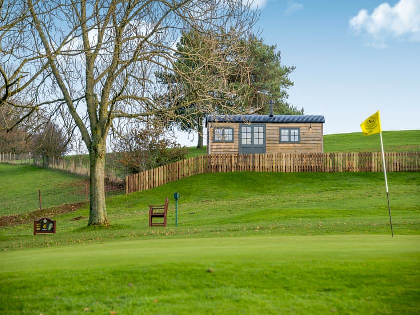 Exterior | Sugarloaf Hut, Usk