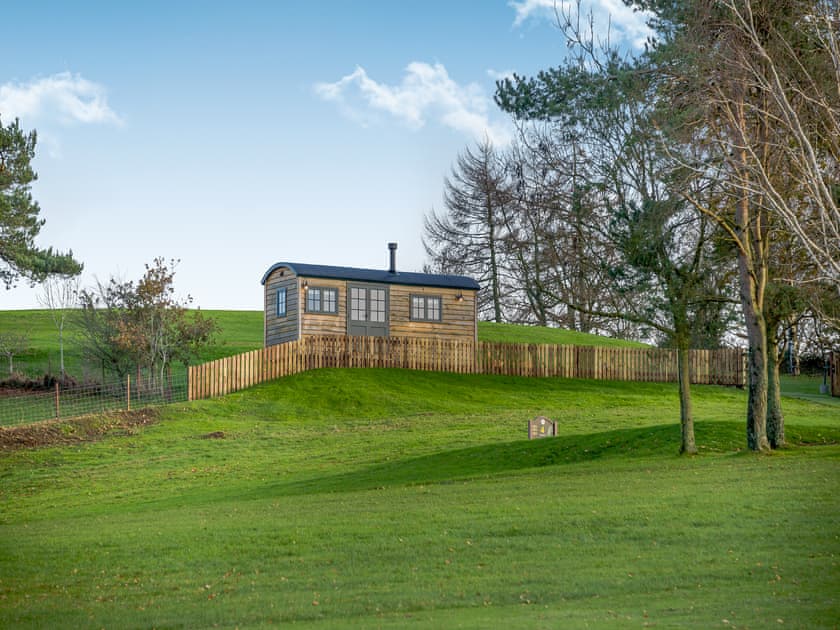 Surrounding area | Sugarloaf Hut, Usk