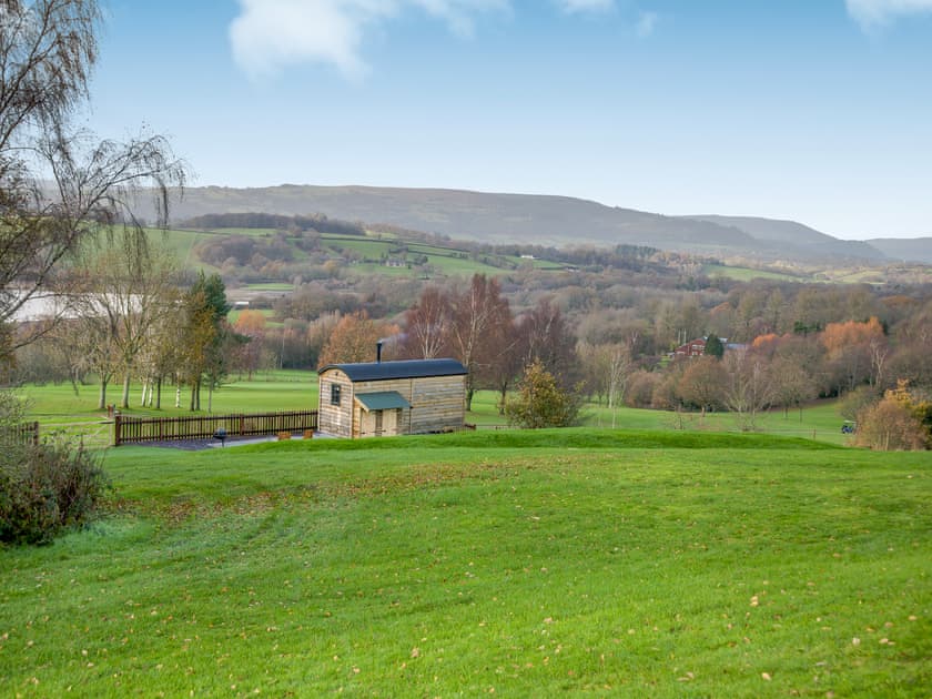 Surrounding area | Sugarloaf Hut, Usk
