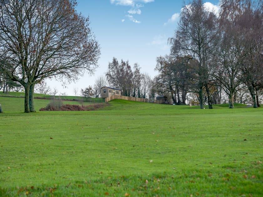 Surrounding area | Sugarloaf Hut, Usk