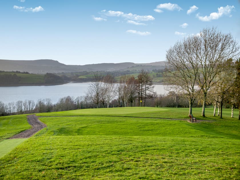 Surrounding area | Sugarloaf Hut, Usk