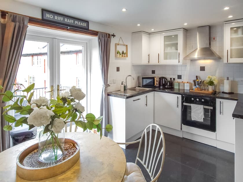 Kitchen/diner | Oak Cottage, Abergavenny