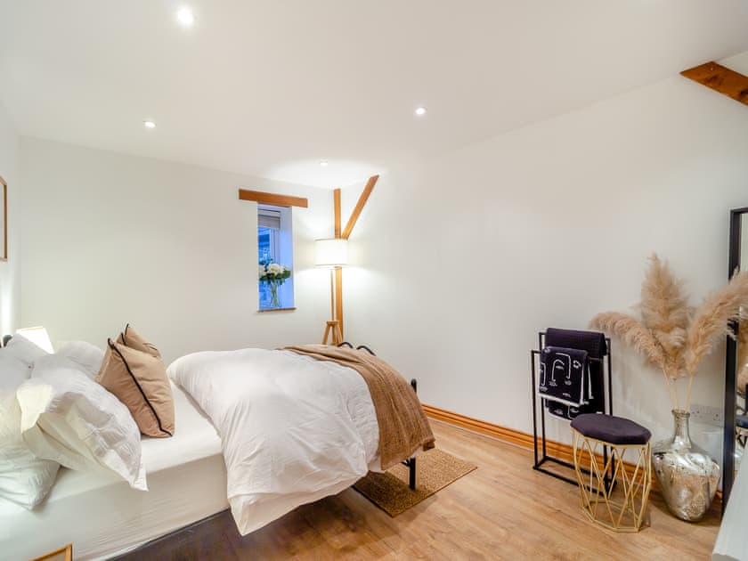 Double bedroom | Oak Cottage, Abergavenny