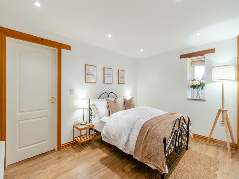 Double bedroom | Oak Cottage, Abergavenny