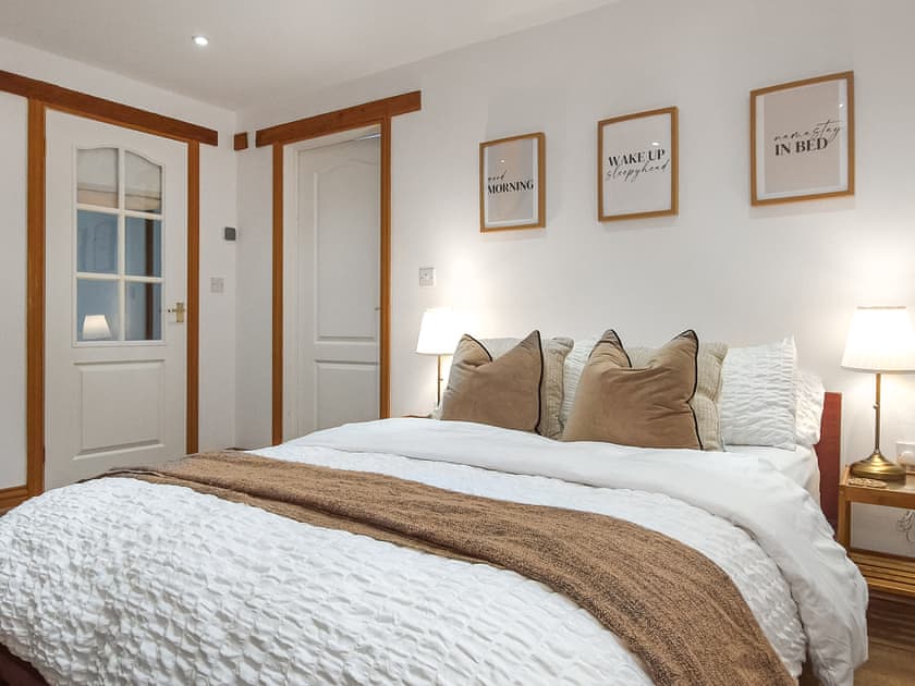 Double bedroom | Oak Cottage, Abergavenny