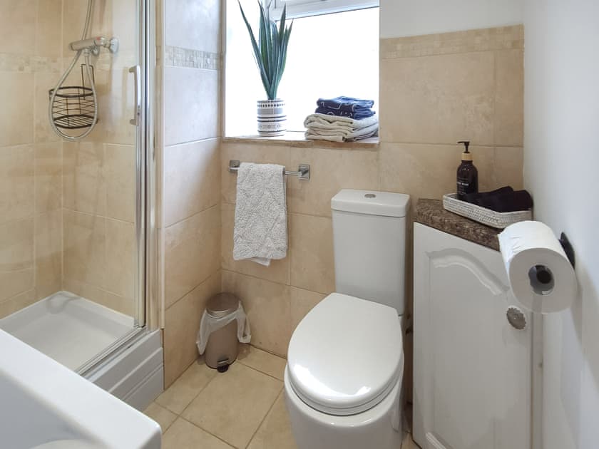 Bathroom | Oak Cottage, Abergavenny