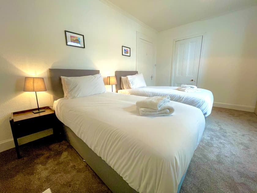 Twin bedroom | George Street Apartment, Oban