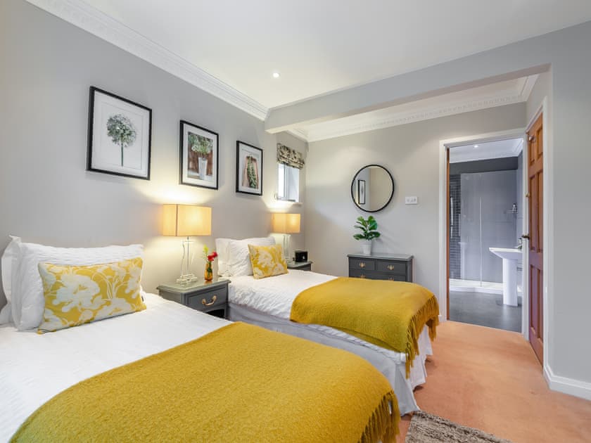 Bed 2 - Super king or twin on request. | Windbrake House, Gosport