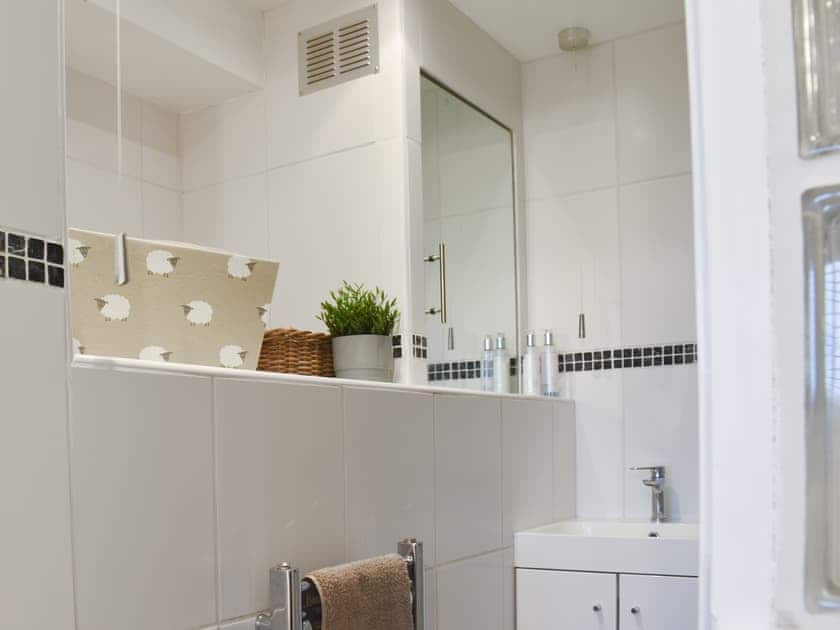 Shower room | High View, Truro