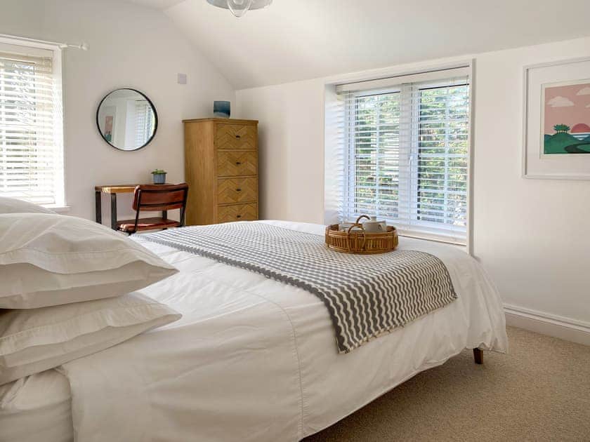 Light and airy double bedroom  | Barn Cottage, St Mawgan