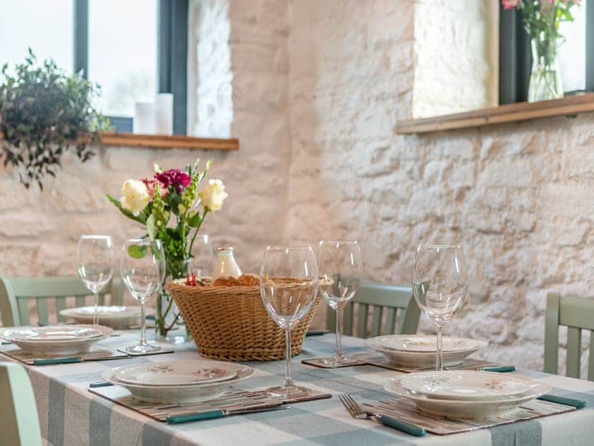 Dining Area | Russet - Dowlais Farm Holidays, Clevedon