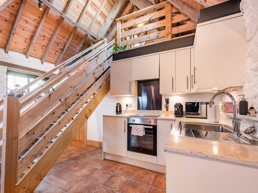 Kitchen area | Russet - Dowlais Farm Holidays, Clevedon