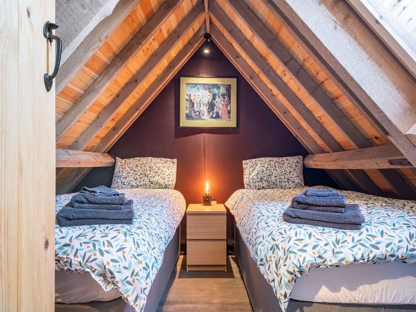 Twin bedroom | Russet - Dowlais Farm Holidays, Clevedon
