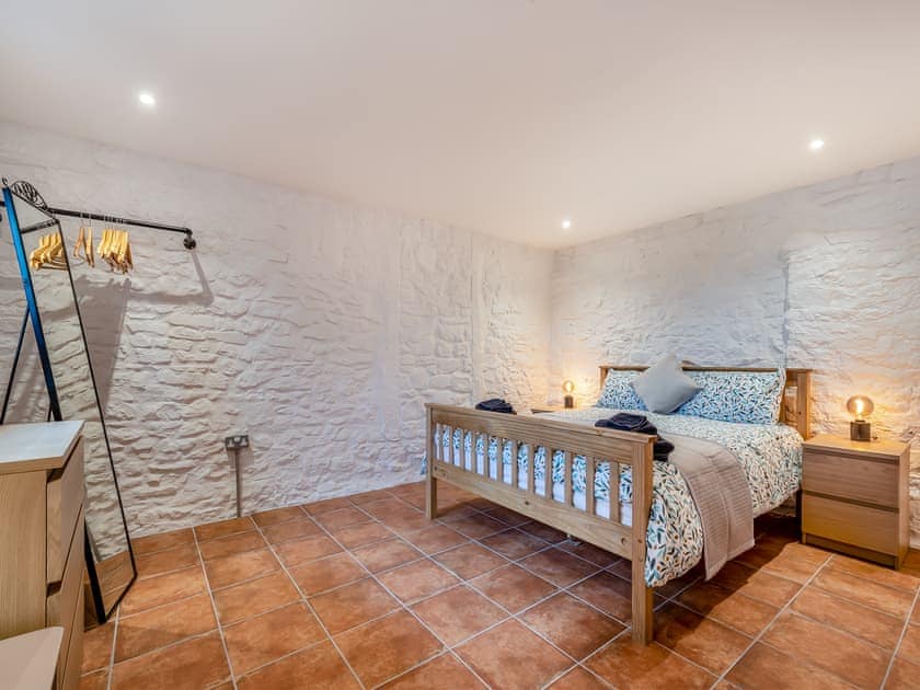 Double bedroom | Pippin - Dowlais Farm Holidays, Clevedon