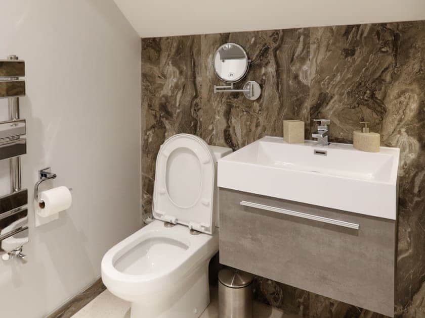 Family bathroom  | Amber Villa, Tideswell, near Buxton