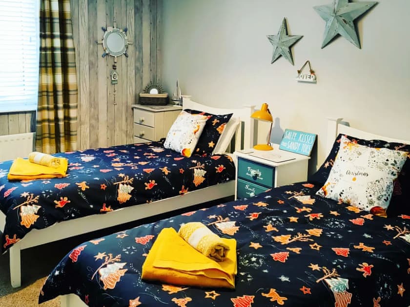 Twin bedroom | Anchors Point, Newbiggin-by-the-Sea