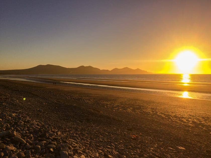 Views from the closest beach to Beudy bach | Beudy Bach, Cilgwyn, near Caernarfon