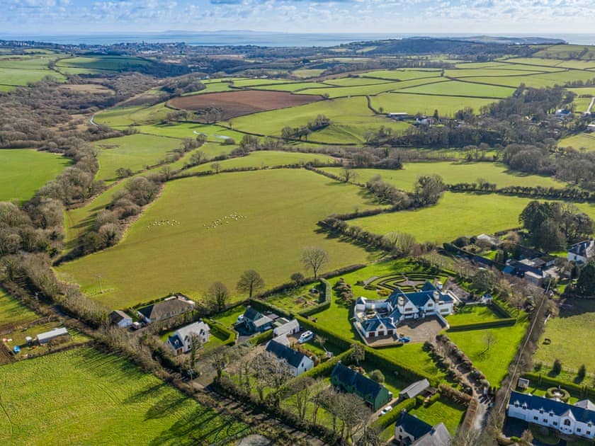 Setting | Worthy House, Tenby