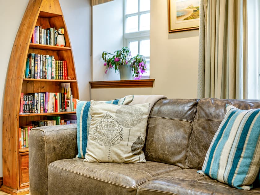 Living room | Puffin Cottage - Bayside and Puffin Holidays, Bamburgh
