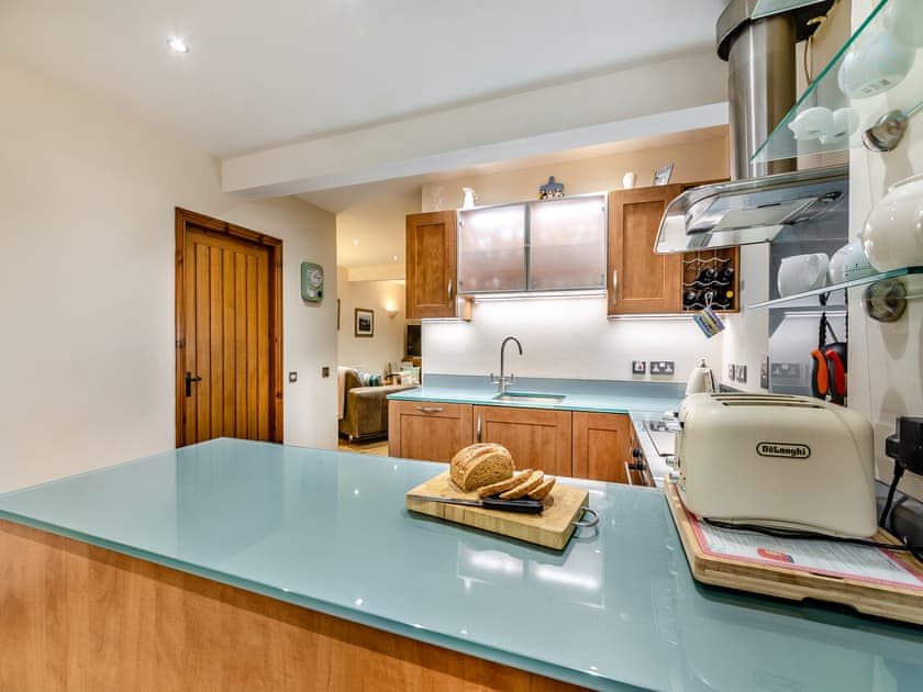 Kitchen | Puffin Cottage - Bayside and Puffin Holidays, Bamburgh