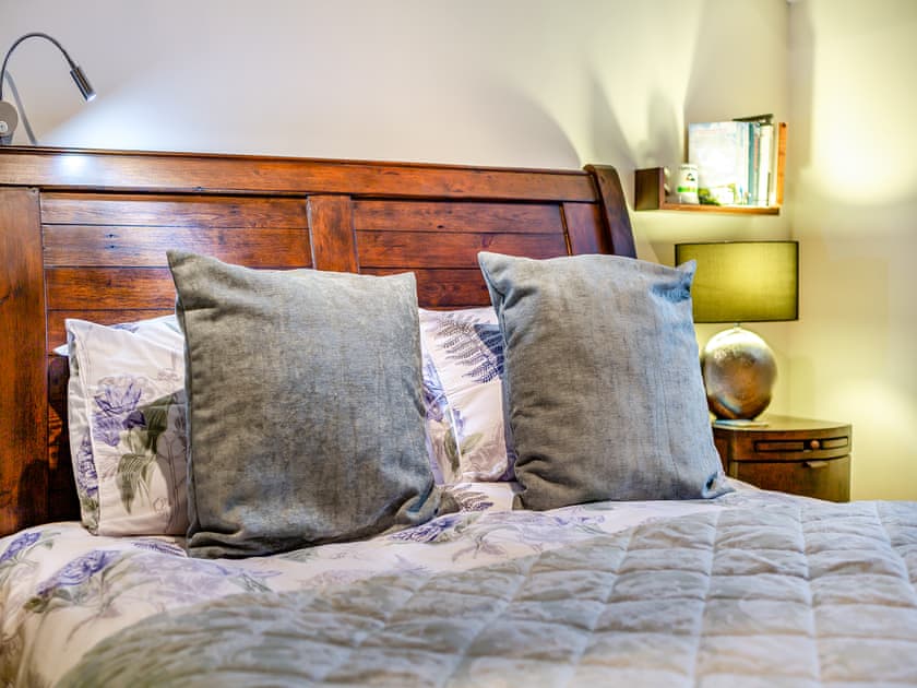 Master bedroom  | Puffin Cottage - Bayside and Puffin Holidays, Bamburgh