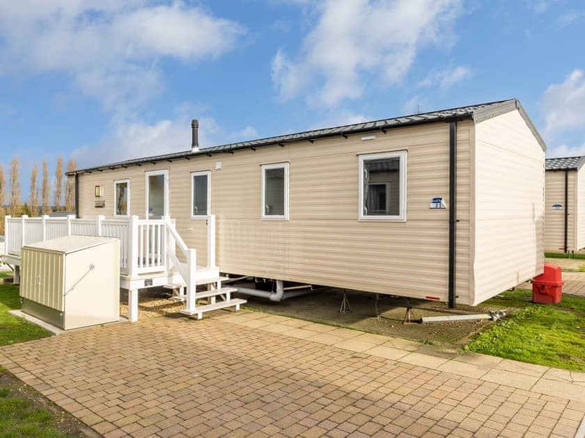 Exterior | Licence to Chill, Poole