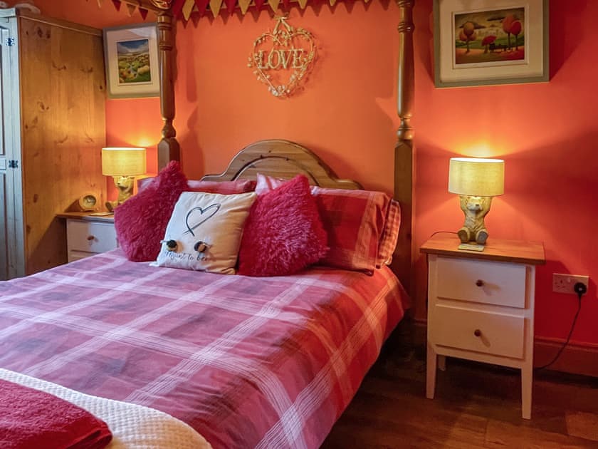 Double bedroom | Mystified Bungalow, Bishopdale, near Leyburn