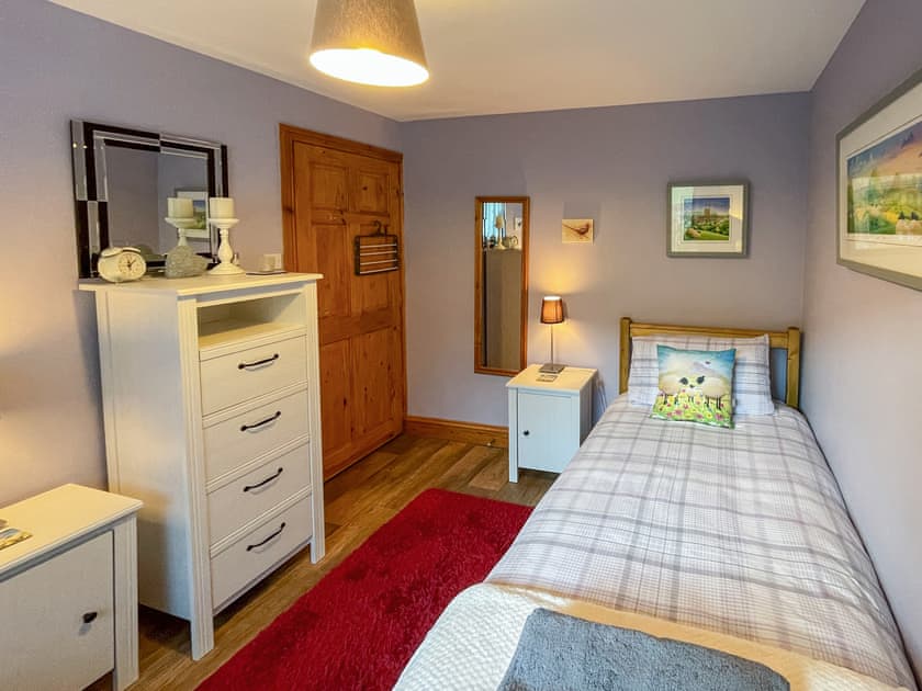 Twin bedroom | Mystified Bungalow, Bishopdale, near Leyburn